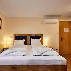 Hotel Isha, Frankfurt nad Menem